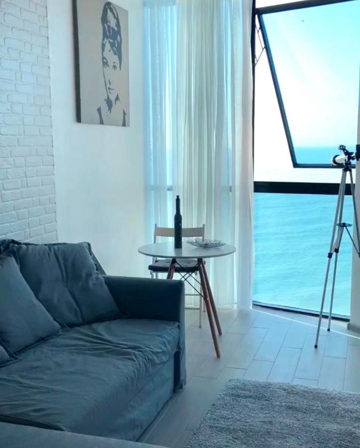 Апартаменты - Первая Линия! Batumi Exteriér fotografie
